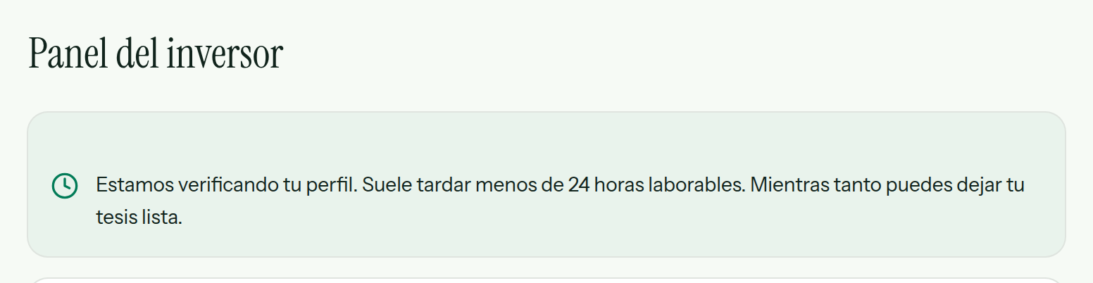 Panel del inversor con el aviso de verificación pendiente